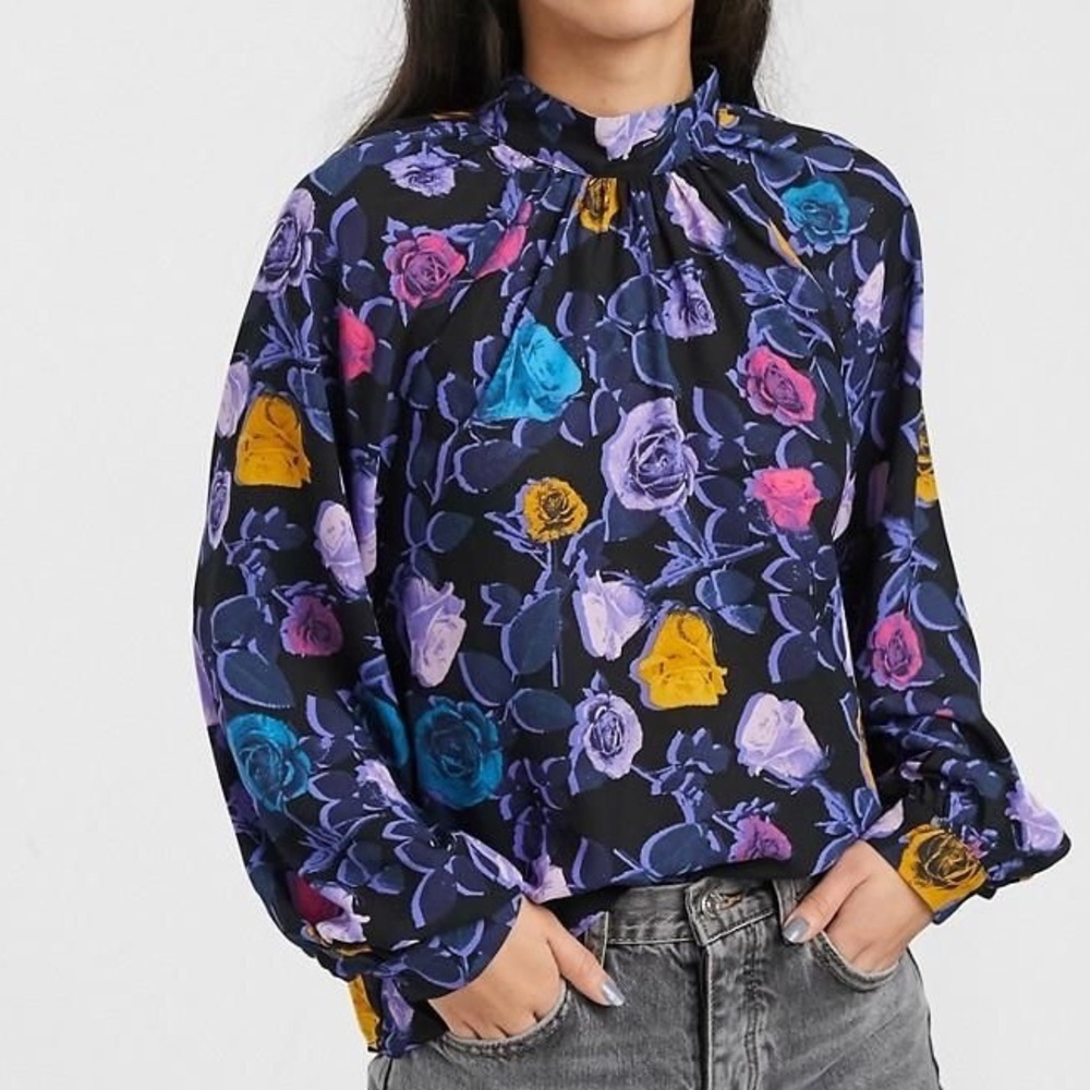 NWT Monki Womens Colorful Floral Rose Print Puff Sleeve Silly Blouse Size Small